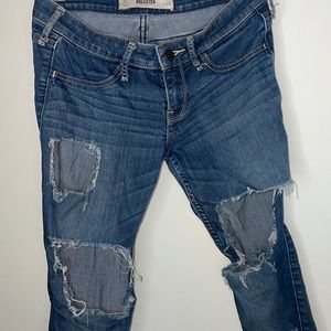 ₿ Ripped jeans